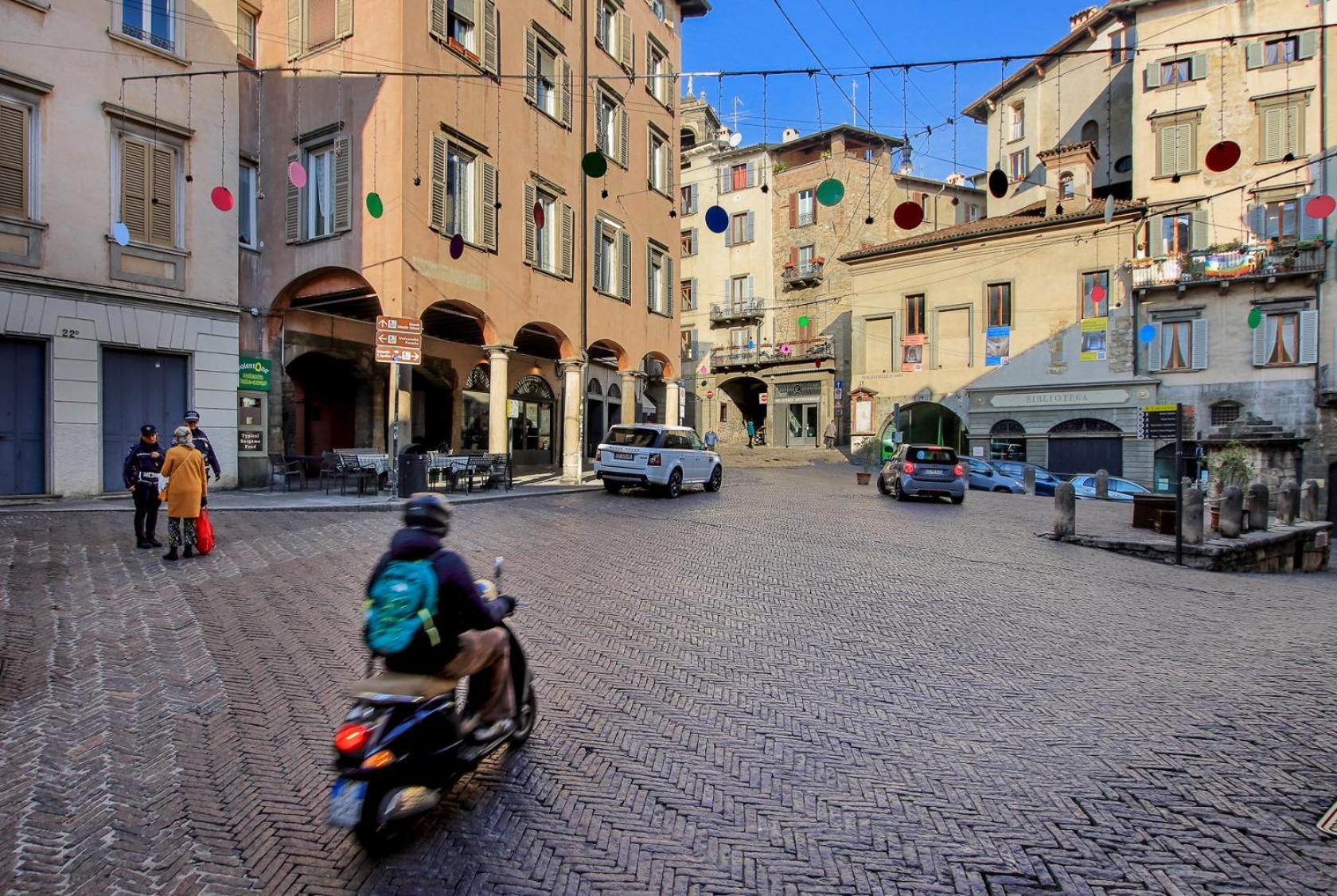 Near Funicolar Bergamo Alta Design House 1 Apartment Luaran gambar